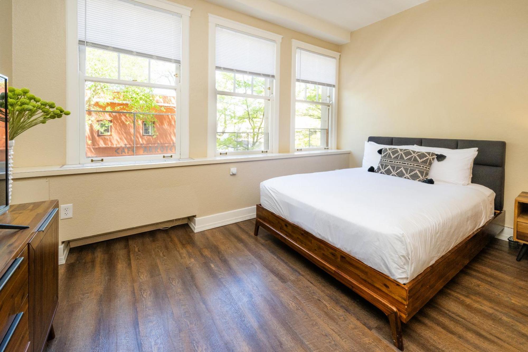 Accessible Historic Studio Suite,1609357978:JPEG